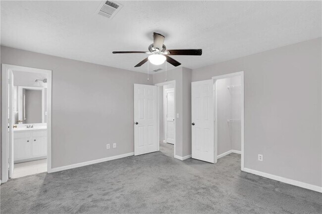 Building Photo - 3033 Parkside Ct