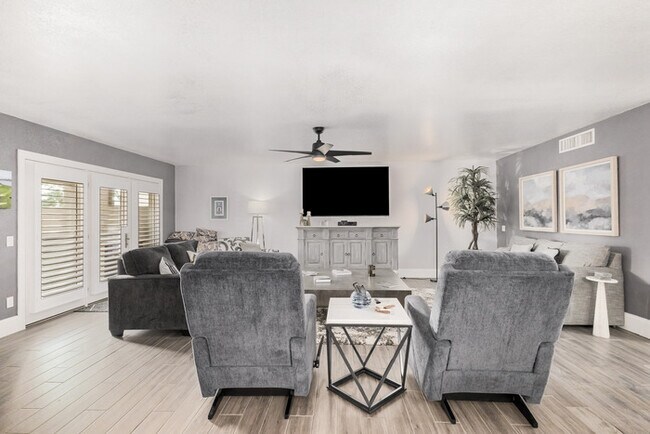 Building Photo - Total remodel in Santa Fe in McCormick Ranch