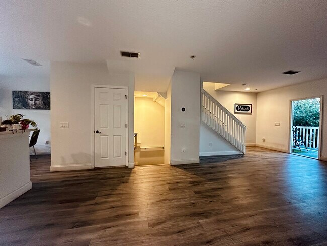 Building Photo - 416 Blue Bayou Ln