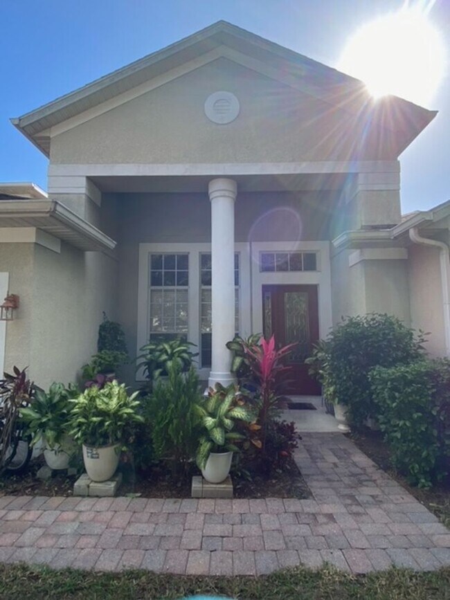 Building Photo - Beautiful 4 Bedroom 3 Bath Home in Ocoee