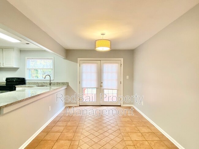 Building Photo - 773 Childress Dr