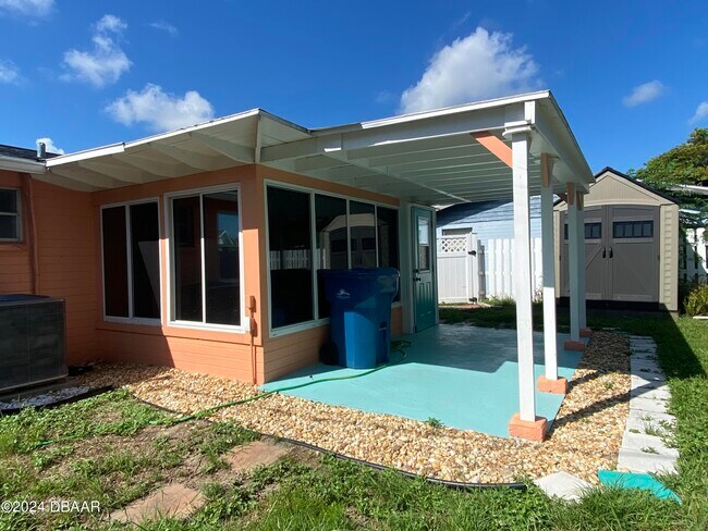 Building Photo - 28 Rivershore Dr