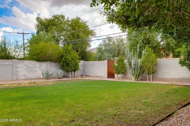 Building Photo - 4115 N 42nd Pl