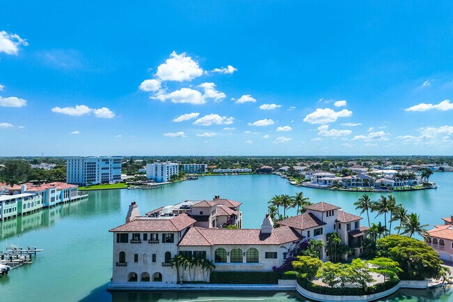 Building Photo - 4031 Gulf Shore Blvd N