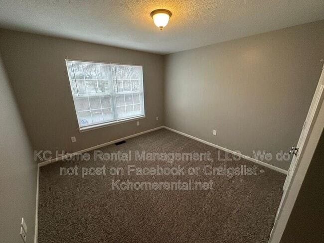 Building Photo - 1955 N 80th Ct