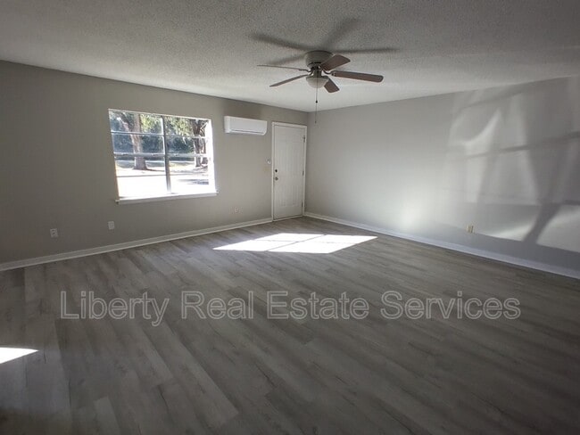 Building Photo - 32 Live Oak Loop