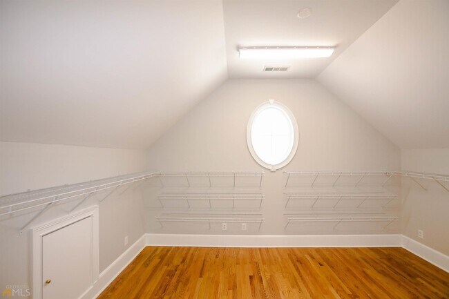 Building Photo - 1660 Briergate Dr