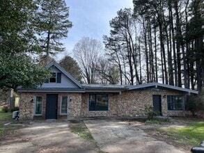 Building Photo - Renovated 4 Bedroom 2 Bath Home for Rent!!