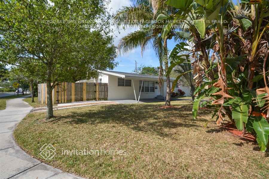 Building Photo - 3100 SW 20th Ct