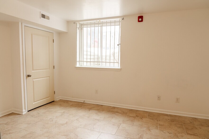 Building Photo - 1811 W Berks St