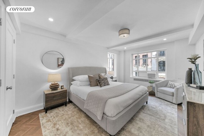 Building Photo - 44 E 67th St