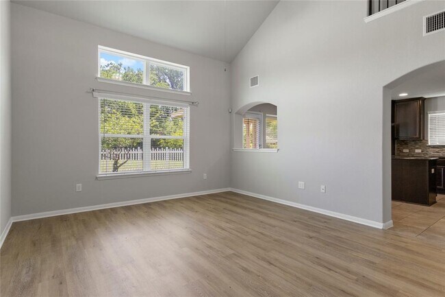 Building Photo - 505 Trinity Bend