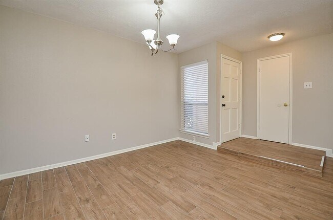 Building Photo - 1246 Summer Park Ln