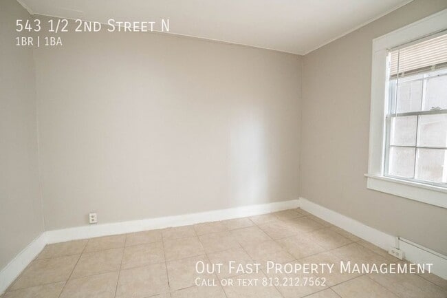Building Photo - 543 1/2 2nd Street N-