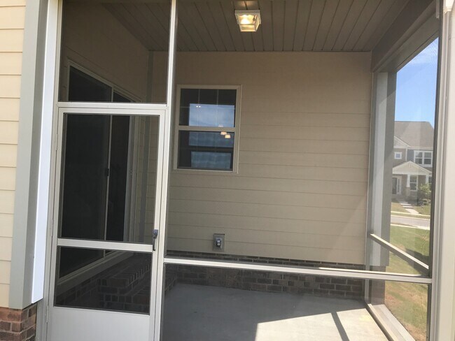 Building Photo - 1037 Bannister Rd