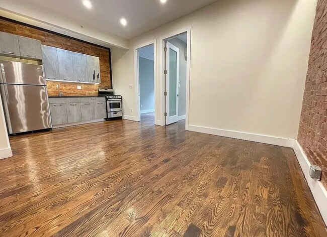 Building Photo - 2156A Fulton St