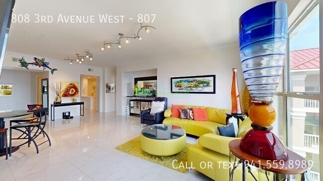 Building Photo - 808 3rd Ave
