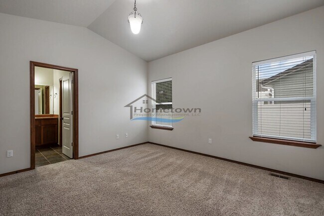 Building Photo - Stunning 3 Bedroom 2 Bath Home in The Landings!