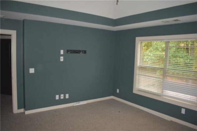 Building Photo - 43 Jessel Ln