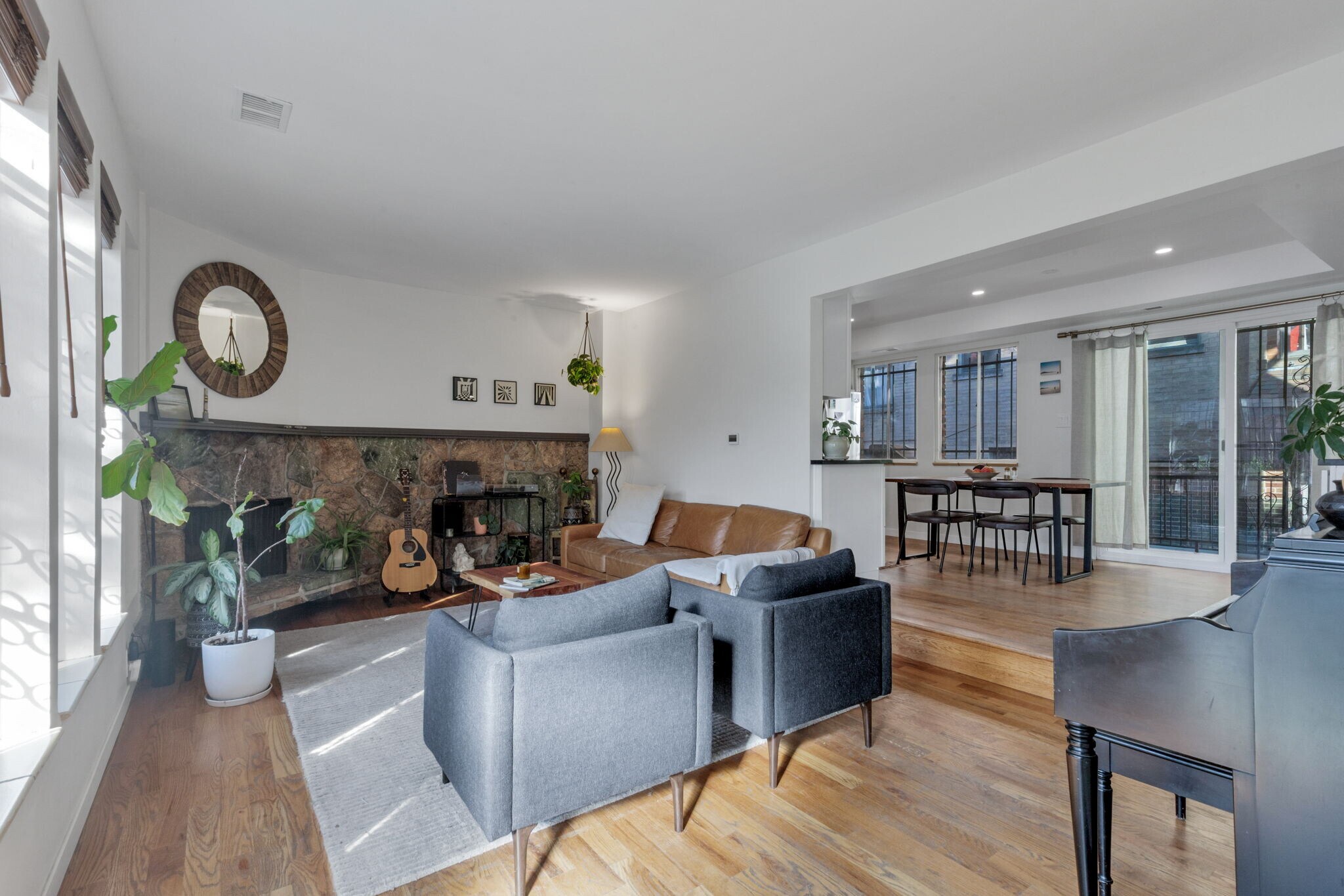 Building Photo - 1137 E 12th Ave