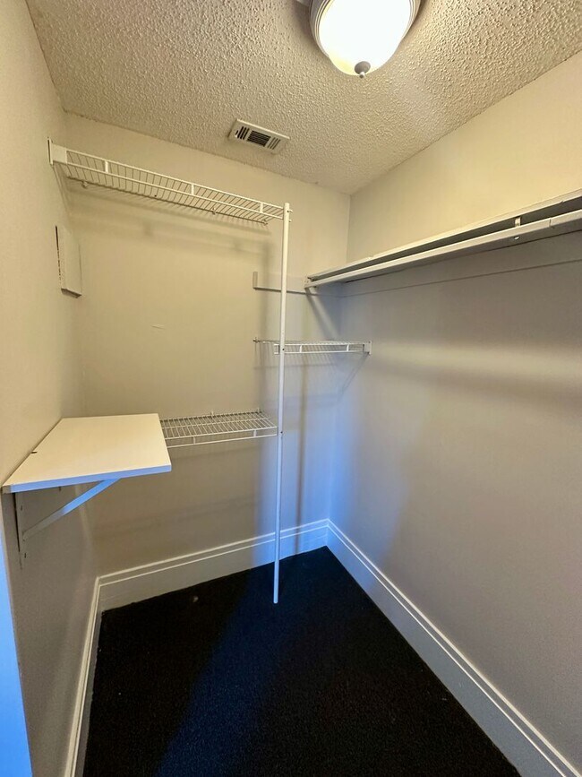 Building Photo - 217 Abercorn St