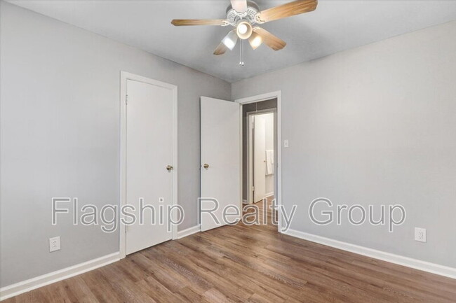 Building Photo - 1305 Robin St