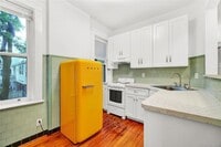 Building Photo - 158 Dubois St