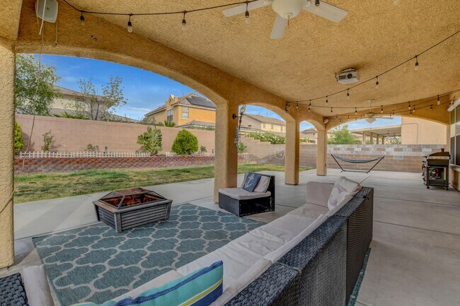 Building Photo - Spacious 4-Bedroom Home for Lease in Gated...