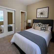 Building Photo - 5959 Charlotte Dr