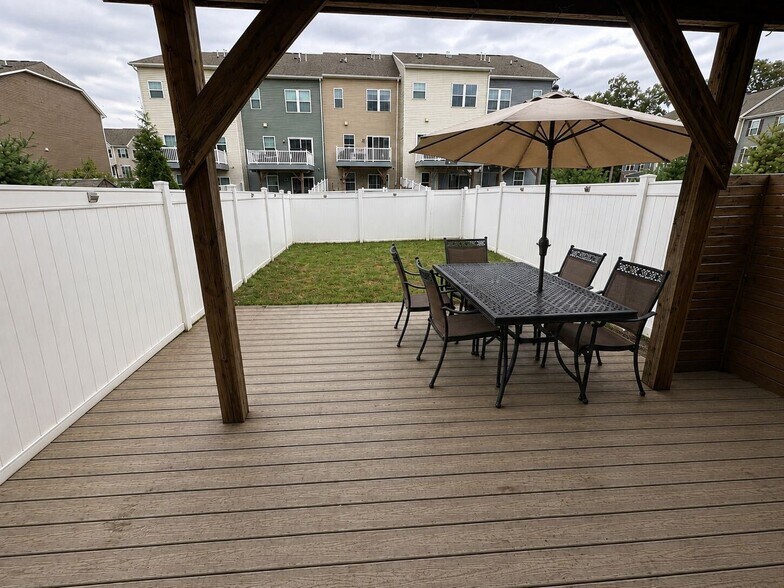 Building Photo - 2305 Lamington Ct