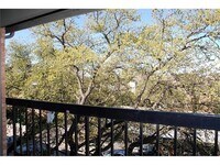 Building Photo - 18333 Roehampton Dr