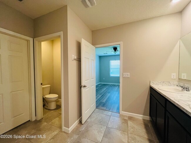 Building Photo - 420 Sorrento Dr