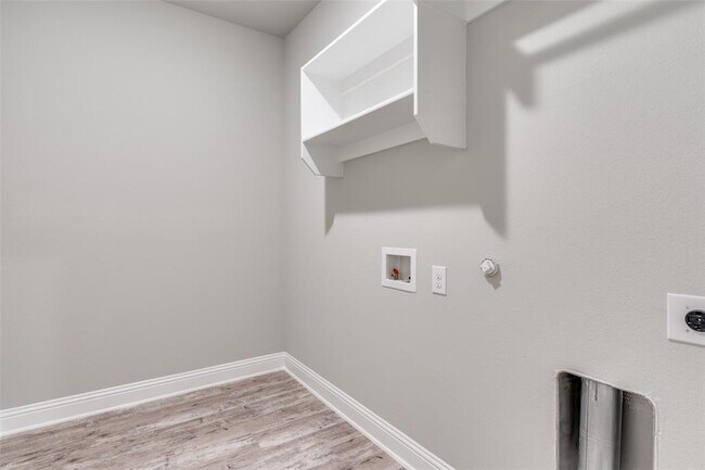 Building Photo - 4238 Shavano Dr