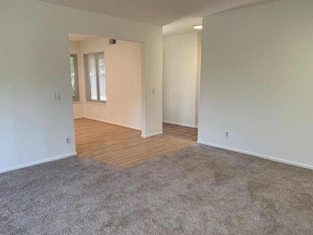Building Photo - 270 Savona Ave