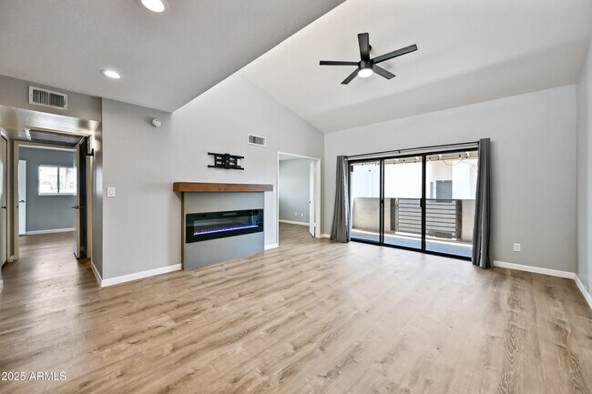 Building Photo - 6480 N 82nd St
