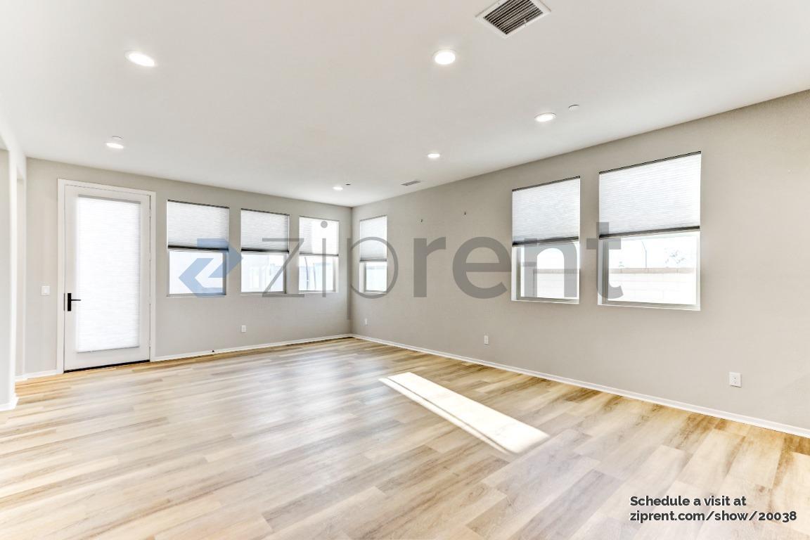 Building Photo - 635 Merit Dr