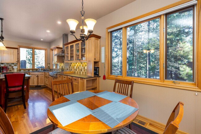 Building Photo - 17028 Cooper Dr