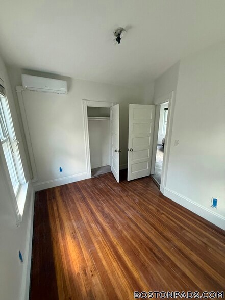 Building Photo - 33 Hancock St