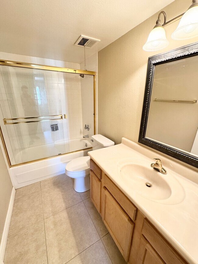 Building Photo - Amazing 2 Bedroom/2 Bath Condo!  Top Level Corner Unit with Spectacular Amenities!