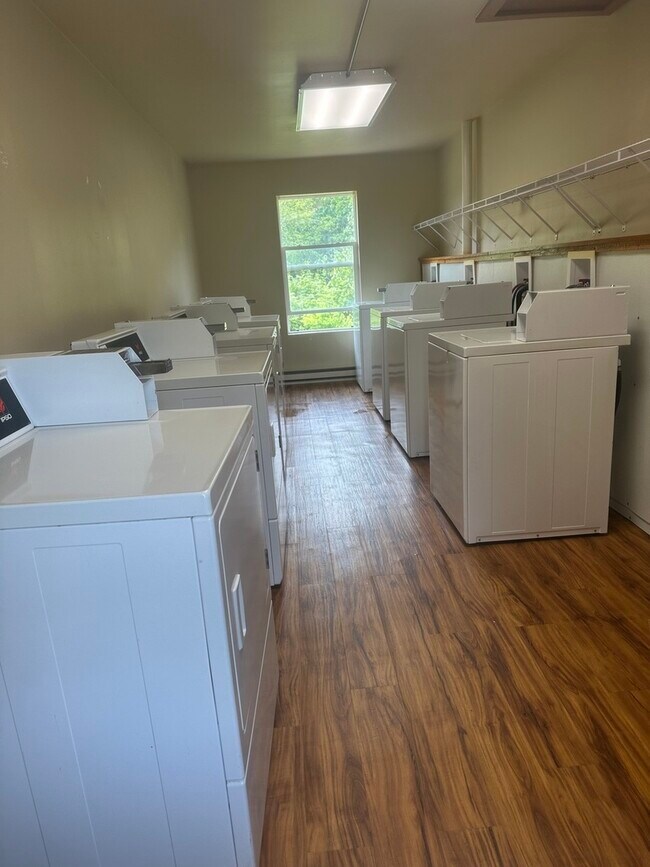 Building Photo - 25731 W Bridge St