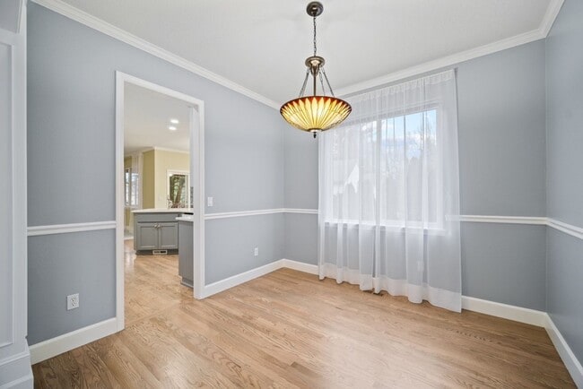 Building Photo - 16044 SE Flavel Dr