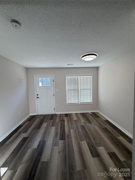 Building Photo - 140 Locomotive Ln