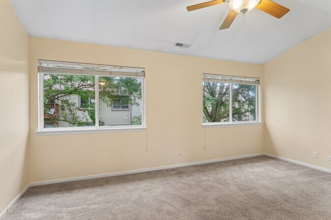 Building Photo - 984 Park Hill Cir