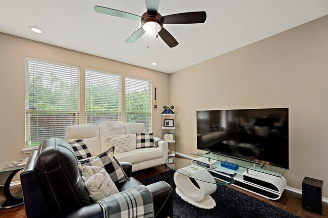 Building Photo - 1501 Arial Dr
