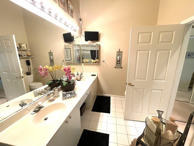 Building Photo - 7936 Laina Ln