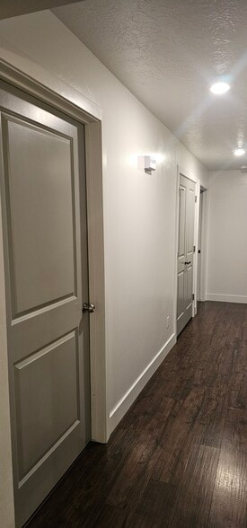 Building Photo - 875 S Depot St