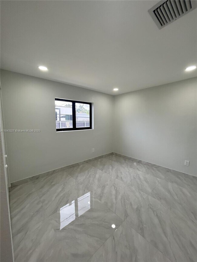 Building Photo - 3765 SW 122nd Pl