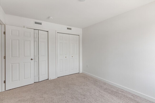 Building Photo - 24 Jersey Way