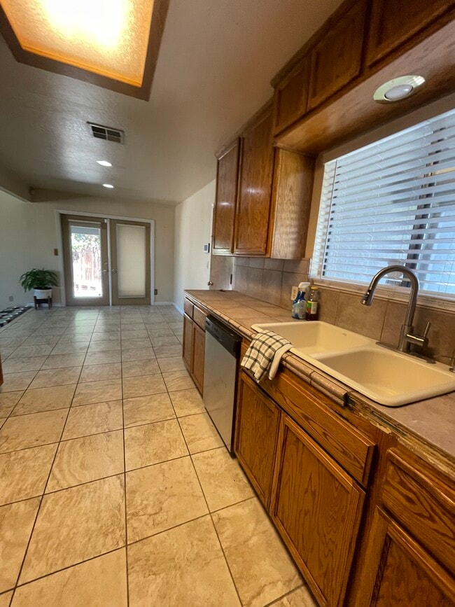 Building Photo - 3305 Sagittarius Ave