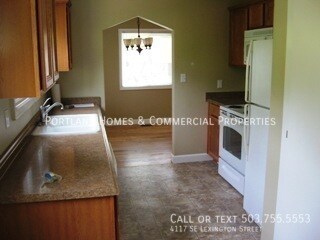 Building Photo - Charming Single Level Ranch-style House.